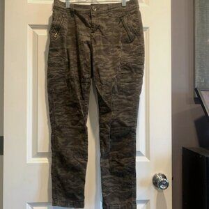 Womens Faded Glory Camo (Green and Black) Jeans Size 6
